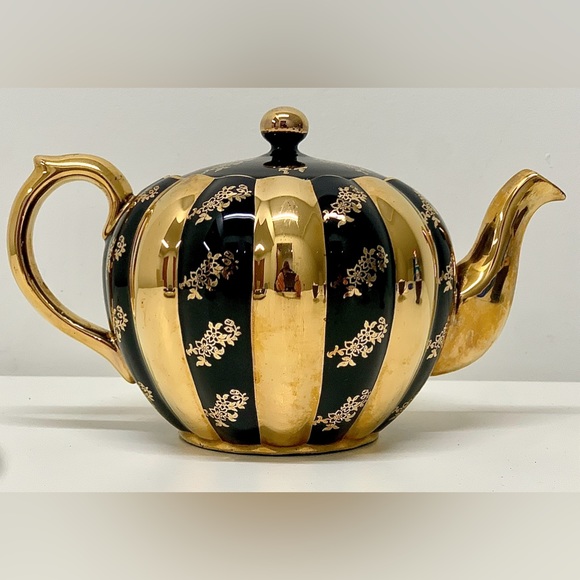 Mid Century Vintage Black Gold Trim GIBSON STAFFORDSHIRE England Teapot - Picture 1 of 16